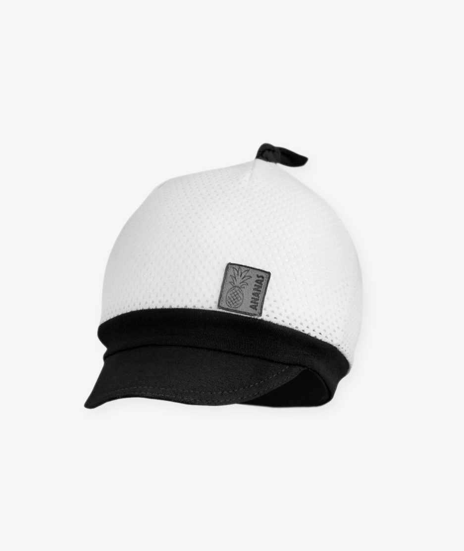 czapka dla dziecka z daszkiem biało czarna